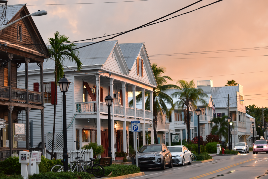 Placeholder-Neighborhood Local Jacksonville experts working with homeowners to sell fast for cash.